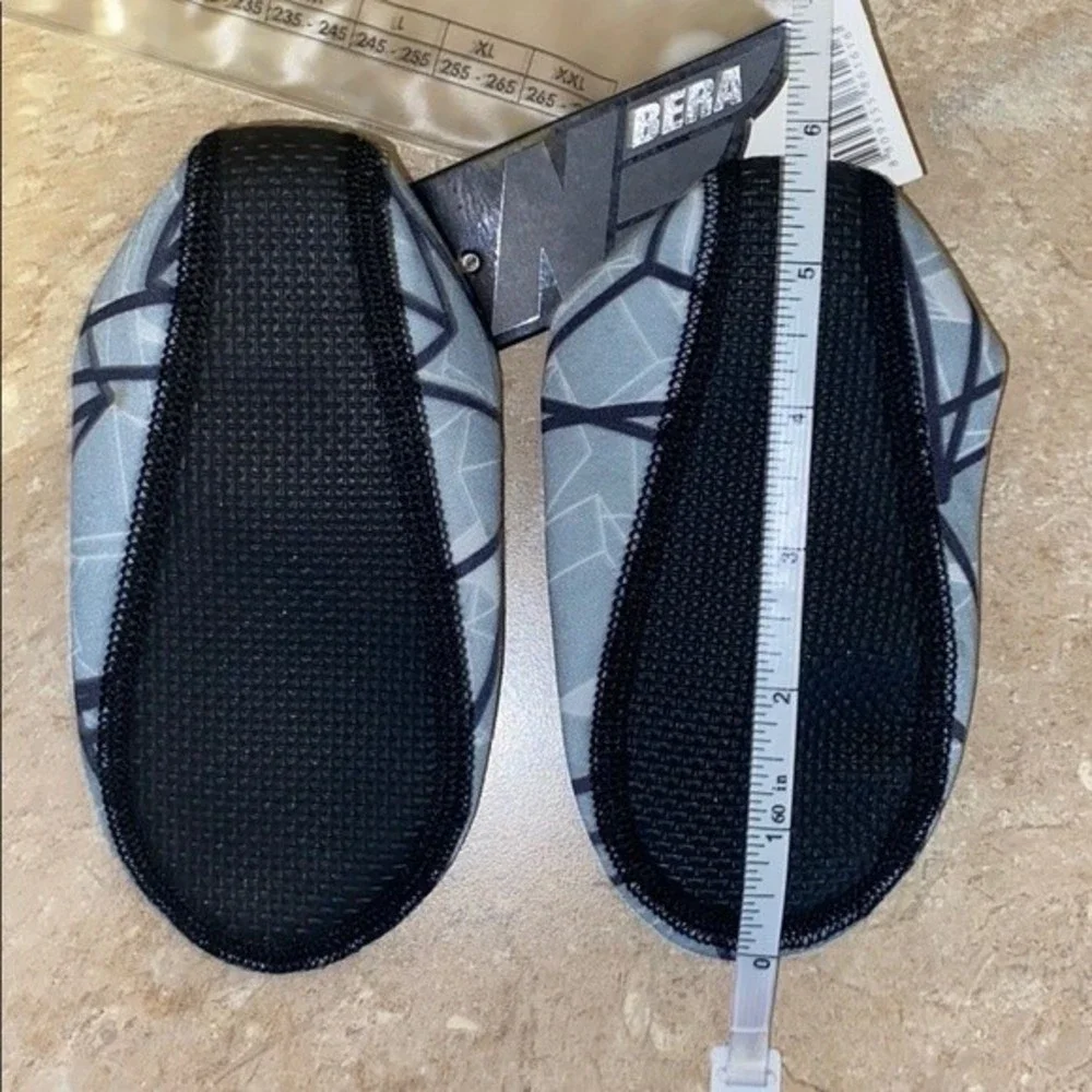 kids small watershoes / beach socks